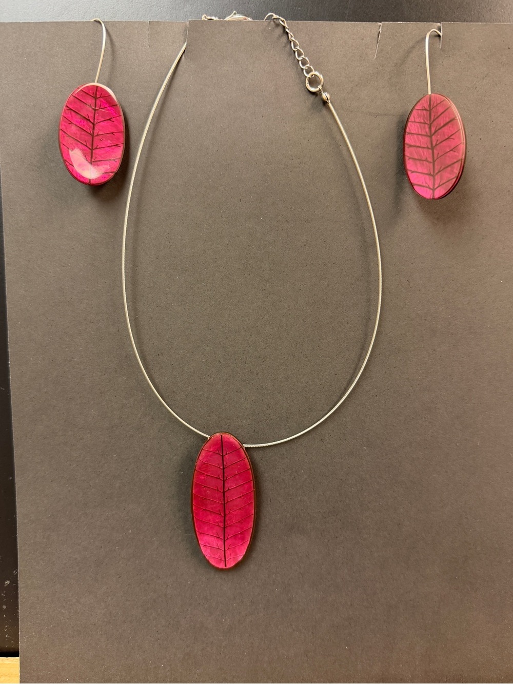 Pink Leaf Pendant Necklace & Earrings Set